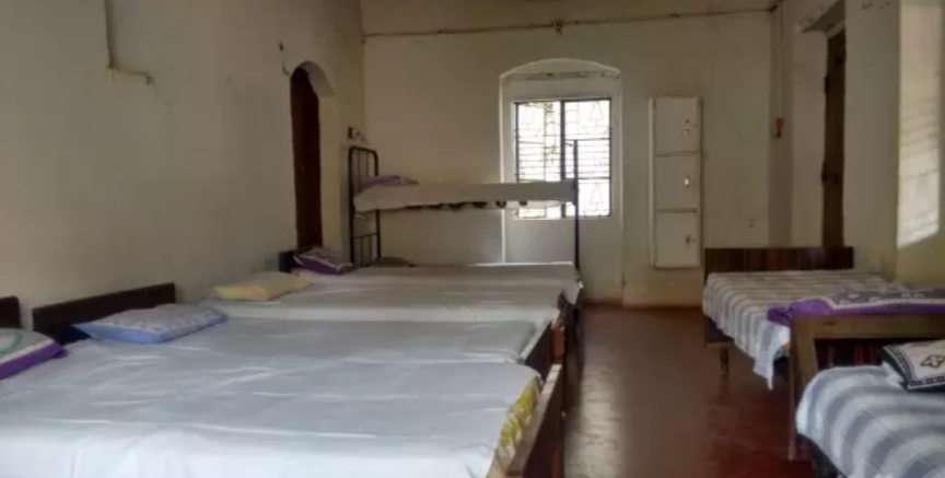 Anjunapalms Guesthouse-9 Bed Room Non AC